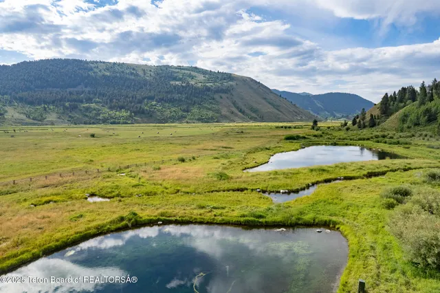$10,700,000 | 400 Red Tail Butte Road, Jackson, WY 83001