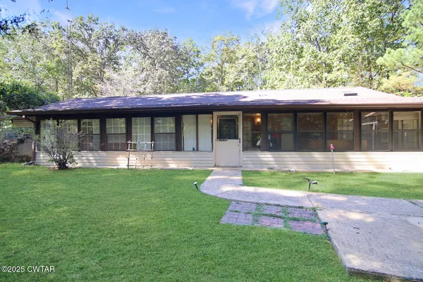 a view of outdoor space yard and porch