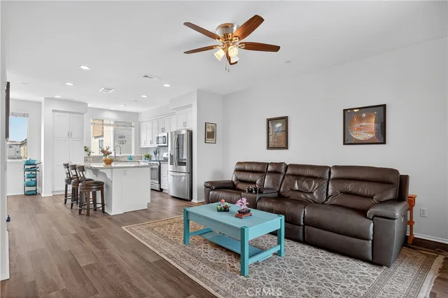 $550,000 | 893 Tangelo Way, Unit 103, Corona, CA 92878