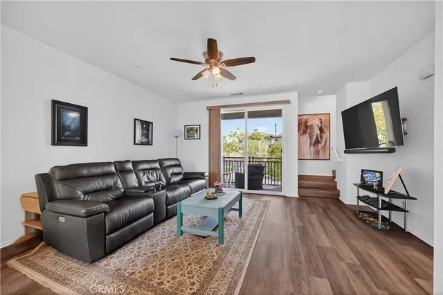 $550,000 | 893 Tangelo Way, Unit 103, Corona, CA 92878