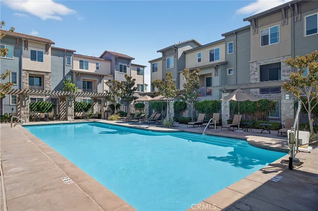 $550,000 | 893 Tangelo Way, Unit 103, Corona, CA 92878
