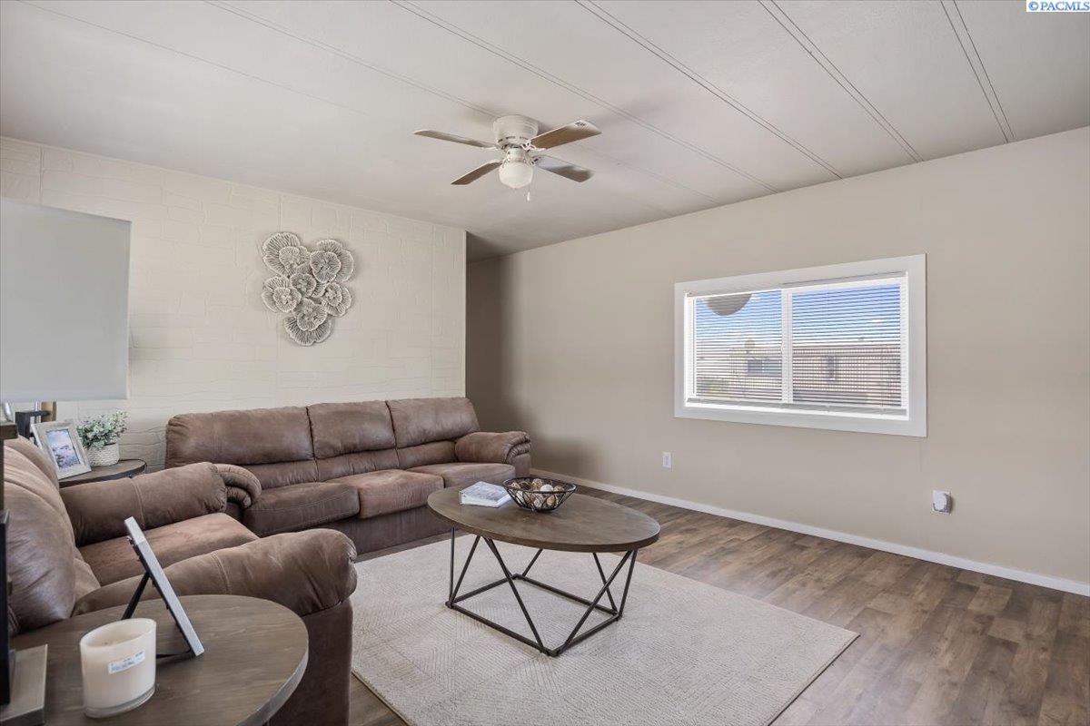 31404 Kennedy Road, Unit 13 Benton City, WA 99320 - Photo 5 of 28 Gallery Image 5