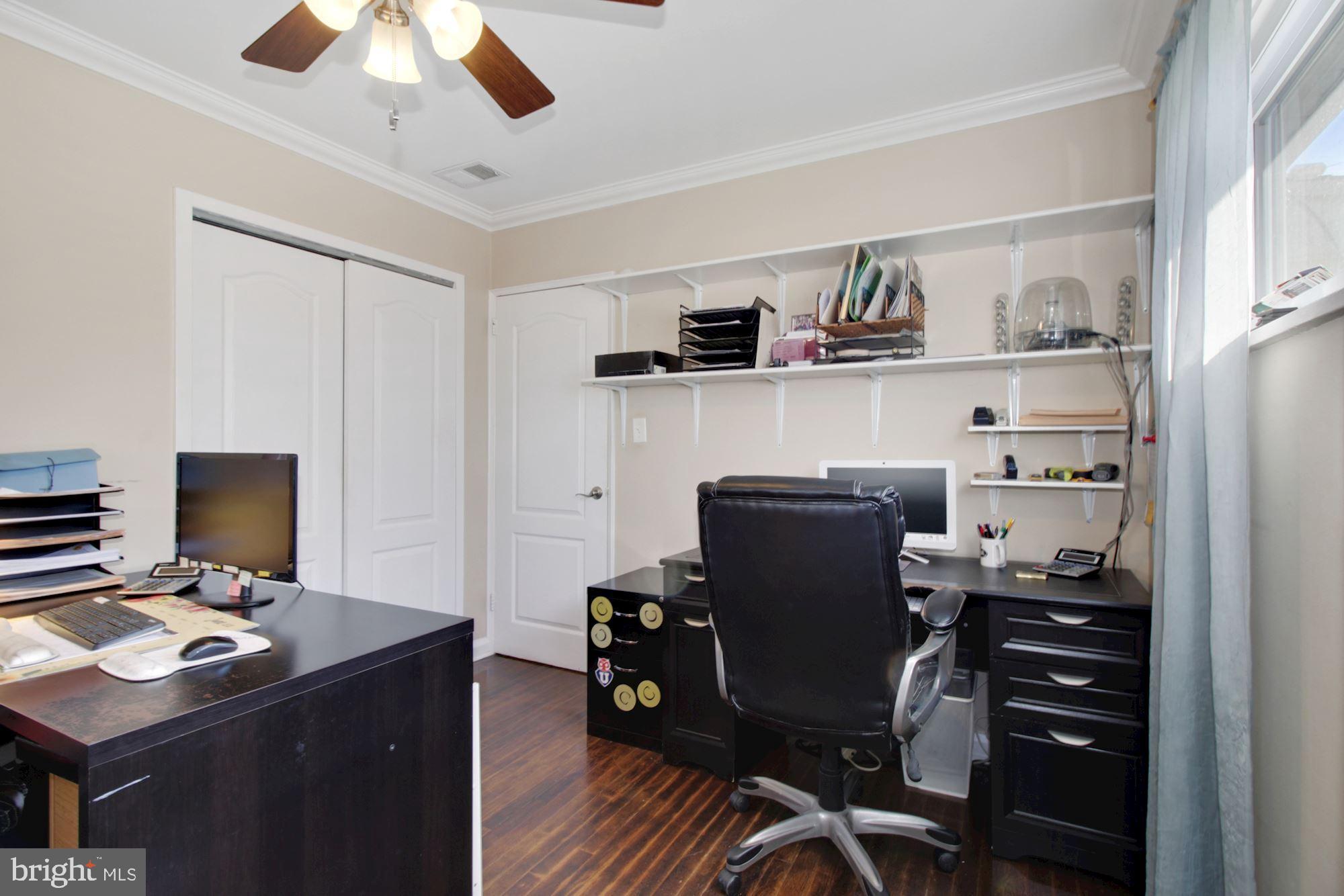 937 Vanderwood Road Baltimore, MD 21228 - Photo 18 of 28 Working at home? Room for 2!