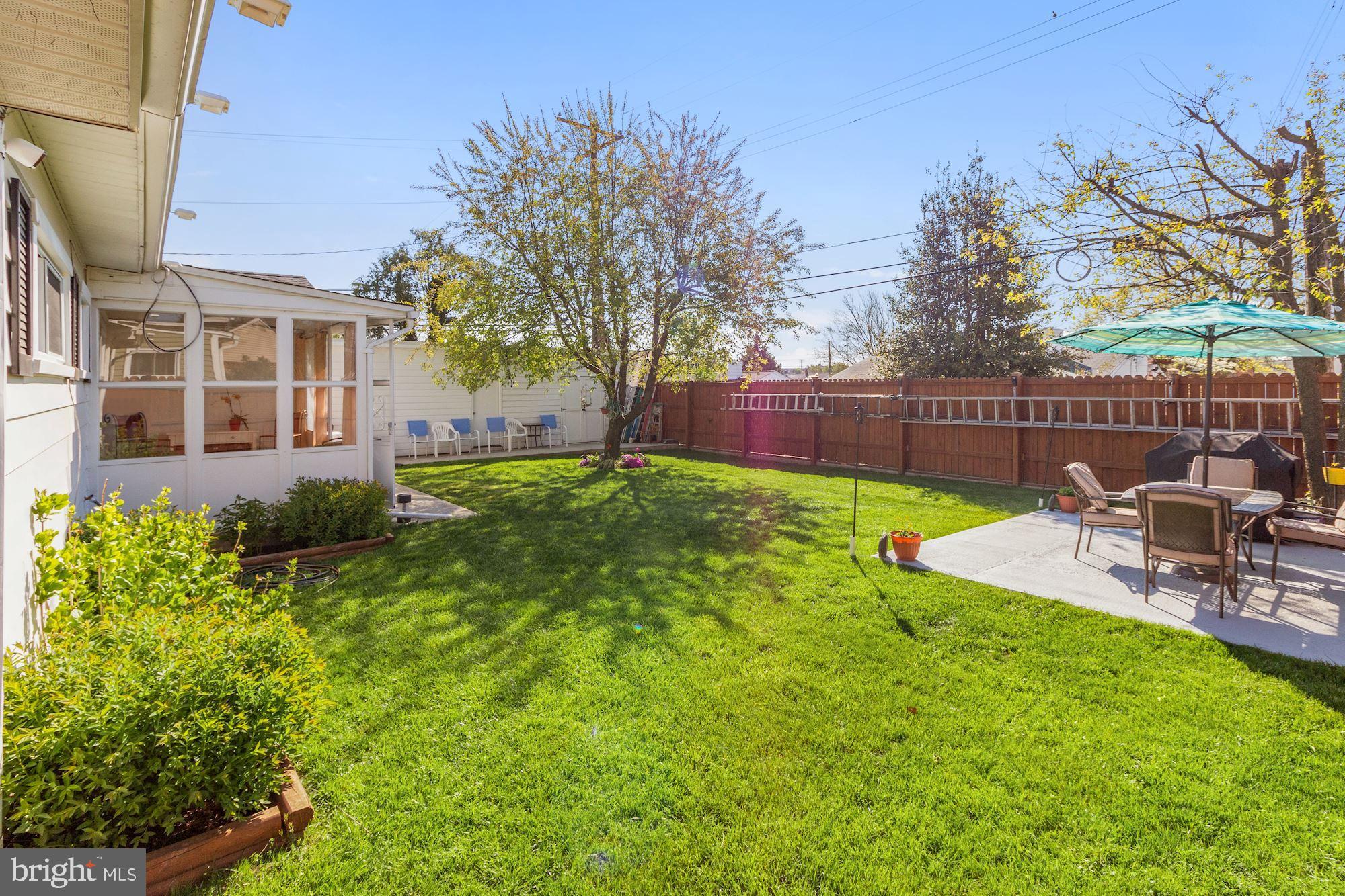 937 Vanderwood Road Baltimore, MD 21228 - Photo 26 of 28 Fully fenced for privacy