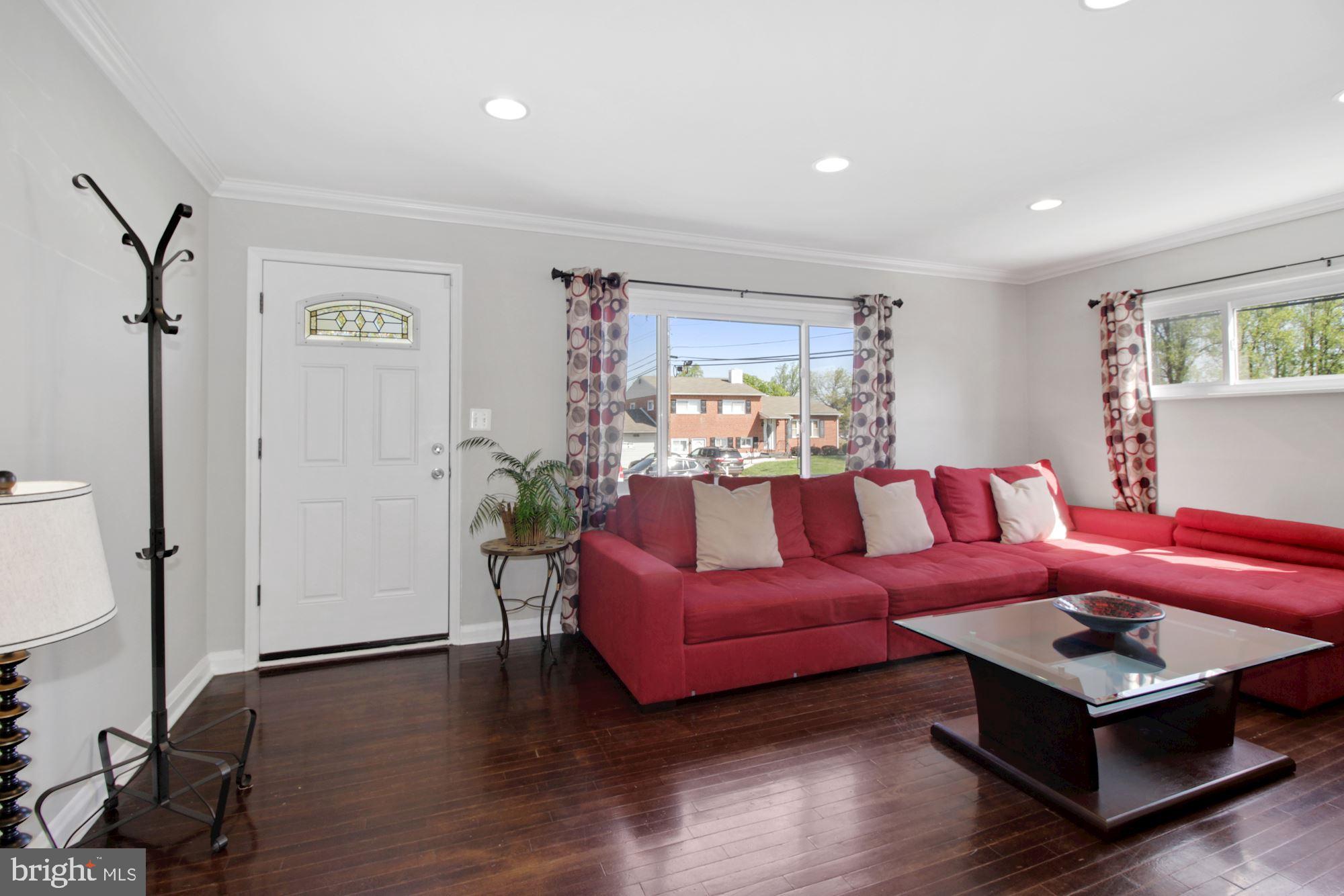 937 Vanderwood Road Baltimore, MD 21228 - Photo 4 of 28 Gorgeous hardwoods and freshly painted