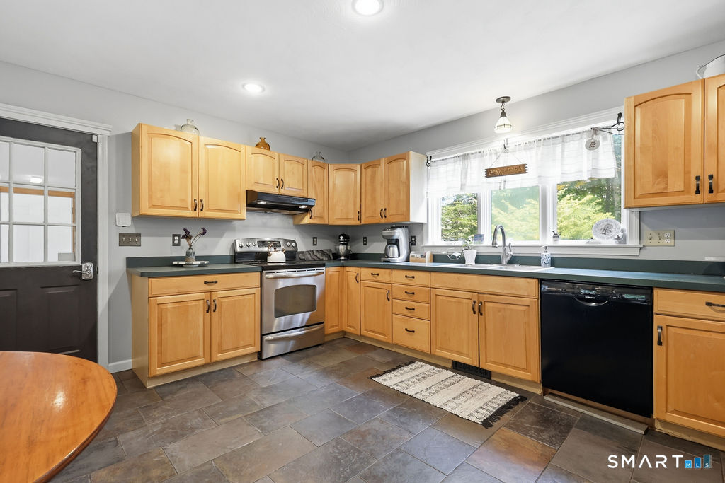 116 Bascom Road Lebanon, CT 06249 - Photo 4 of 30 Gallery Image 4