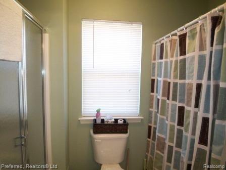 591 Cherry Grove Road, Unit 165 Canton, MI 48188 - Photo 14 of 18 SHOWER & TUB