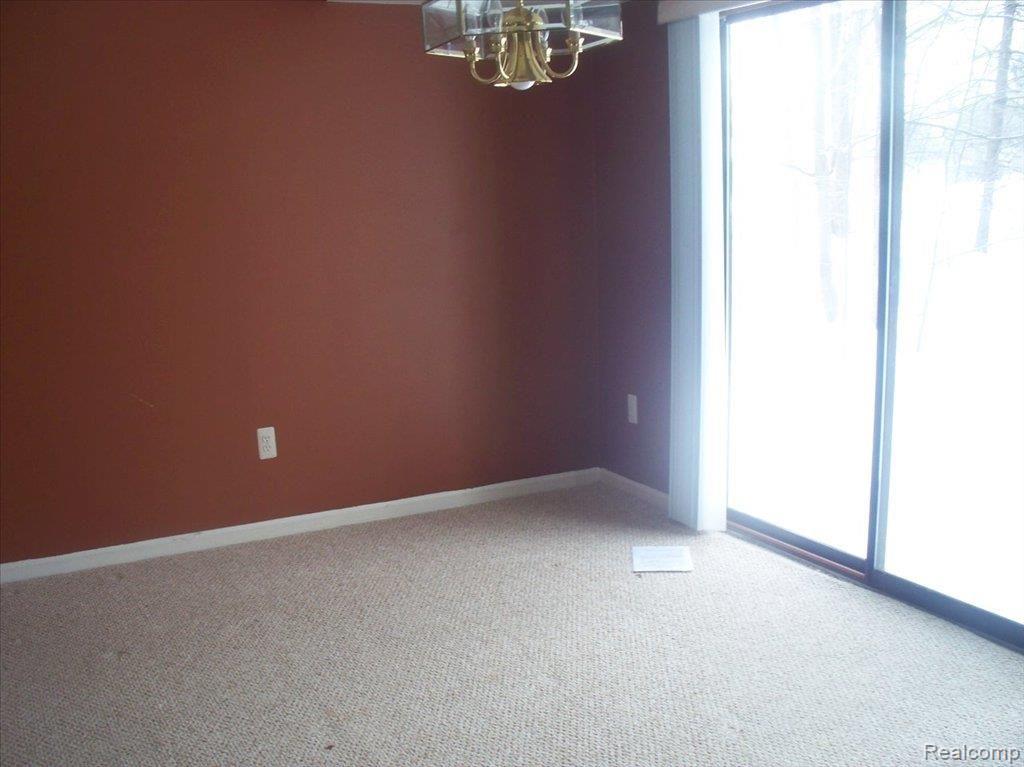1550 Streamwood Court Rochester, MI 48307 - Photo 5 of 7 streamwood 042