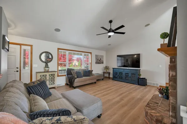 $529,900 | 4011 Garrett Street, De Pere, WI 54115