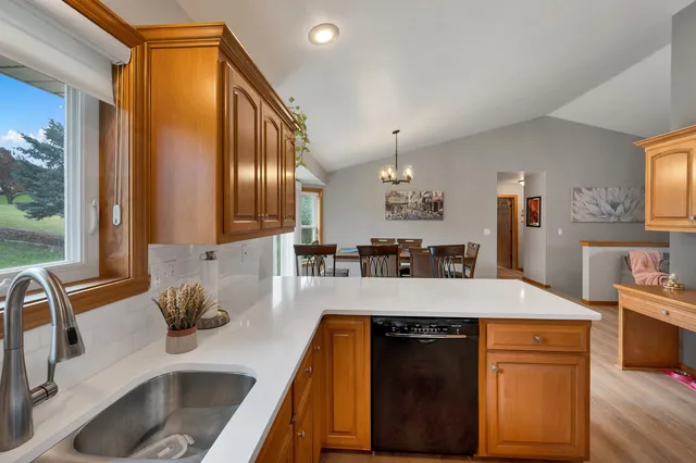 $539,900 | 4011 Garrett Street, De Pere, WI 54115