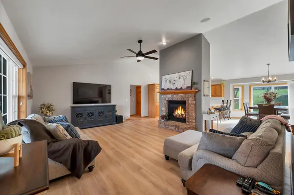 $529,900 | 4011 Garrett Street, De Pere, WI 54115