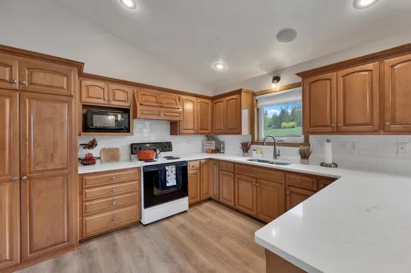 $529,900 | 4011 Garrett Street, De Pere, WI 54115