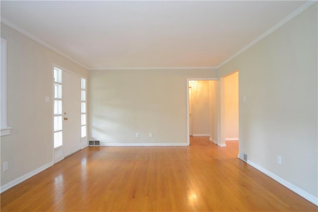 440 Center Grange Road Monaca, PA 15061 - Photo 4 of 25 Gallery Image 4