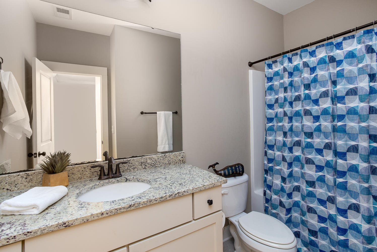 151 Slipper Shell Court Mount Pleasant, SC 29464 - Photo 25 of 42 Hall Bathroom