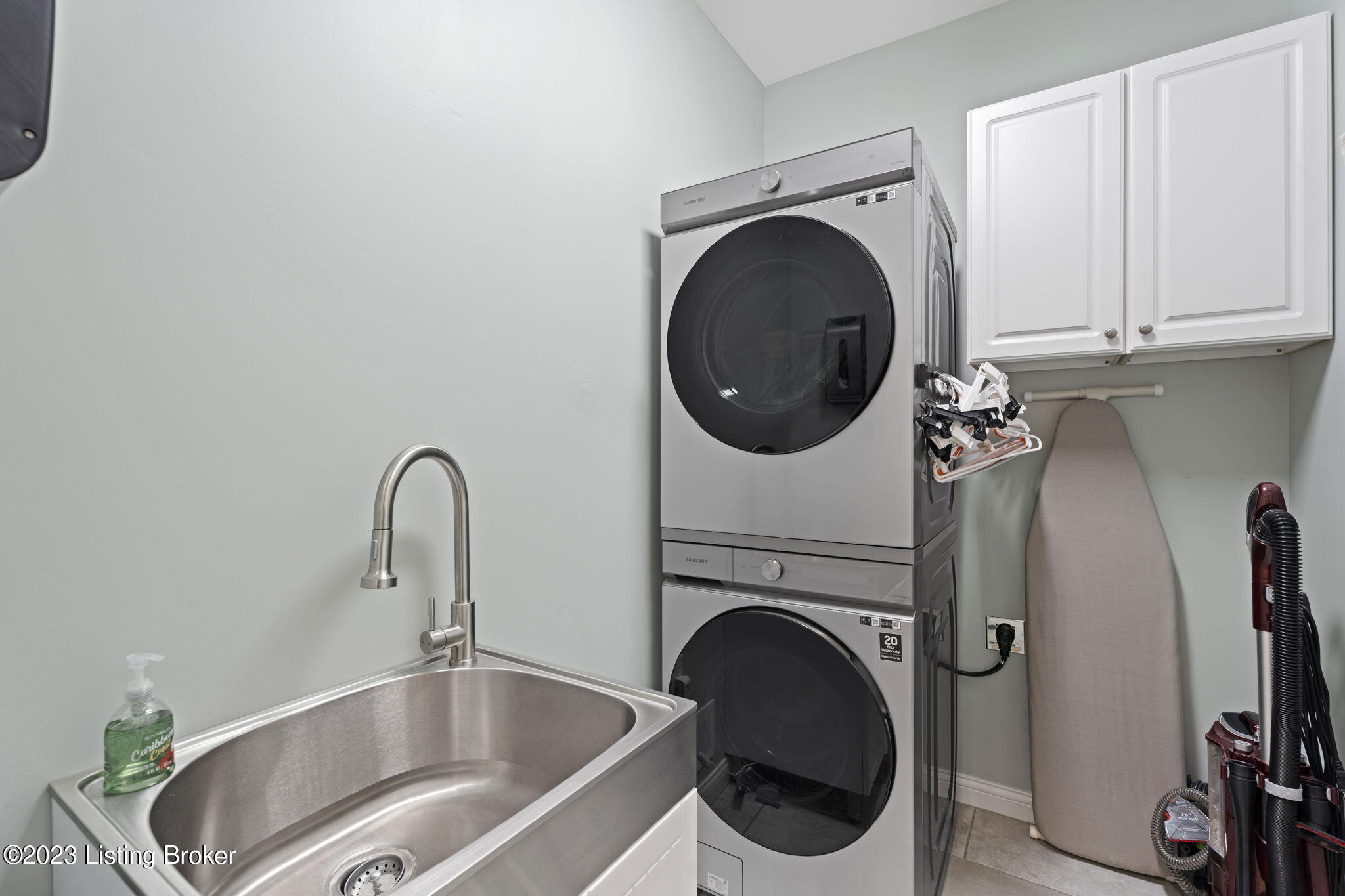 10118 Reeseman Drive Louisville, KY 40291 - Photo 20 of 26 20-web-or-mls-10118 Reeseman Dr-12