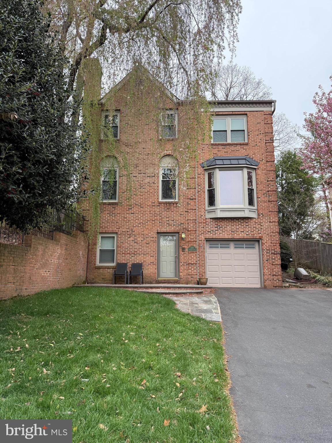 1148 Randolph Road McLean, VA 22101 - Photo 1 of 7 Welcome to 1148 Randolph Rd!