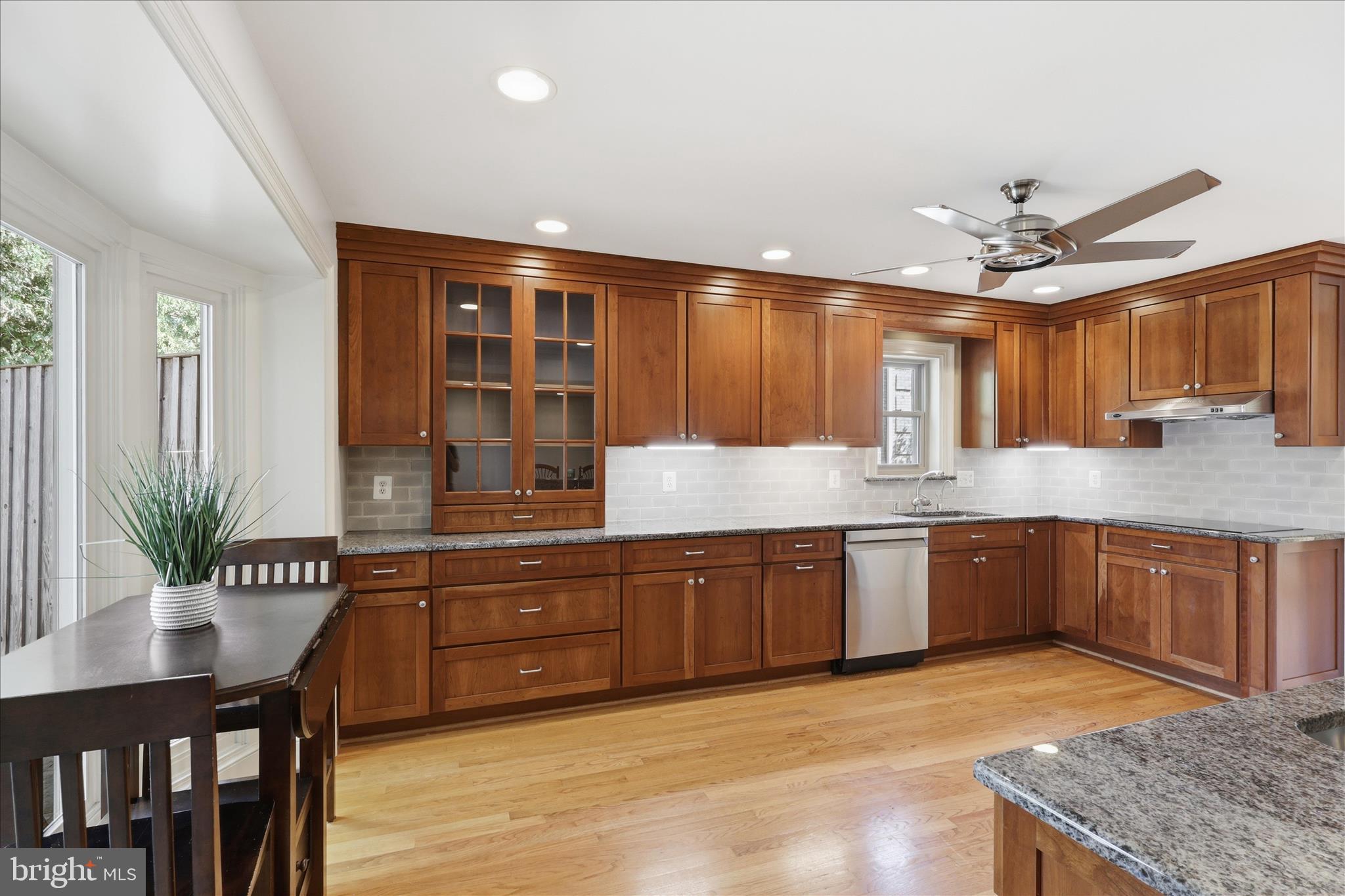 1148 Randolph Road McLean, VA 22101 - Photo 12 of 53 Chef's open kitchen