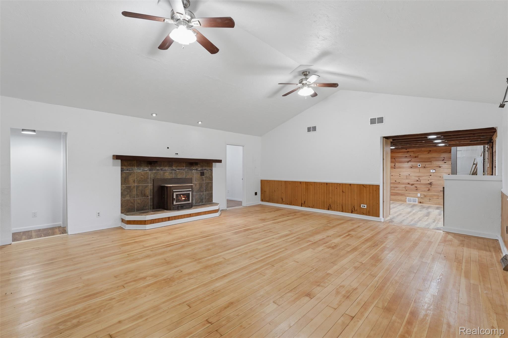8573 West Lovejoy Road Byron, MI 48418 - Photo 4 of 41 8573 W Lovejoy Rd