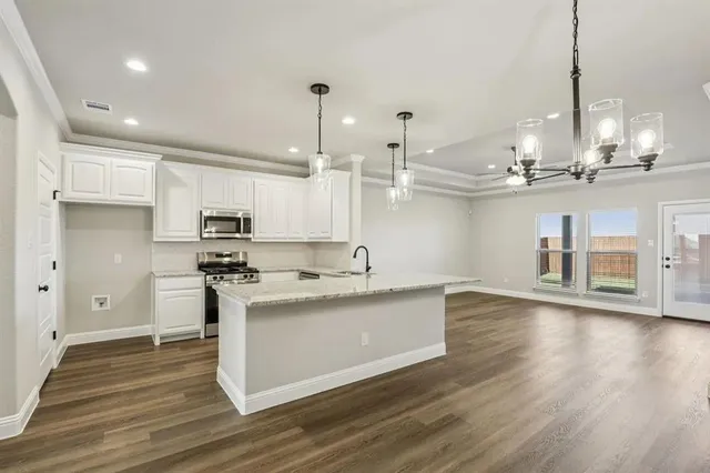 $2,650 | 1037 Nighthawk Trail, Alvarado, TX 76009