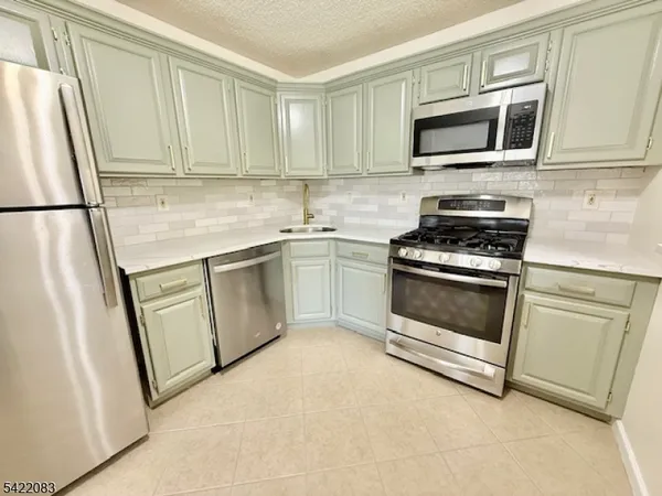 $2,500 | 58 Amethyst Way, Franklin Park, NJ 08823