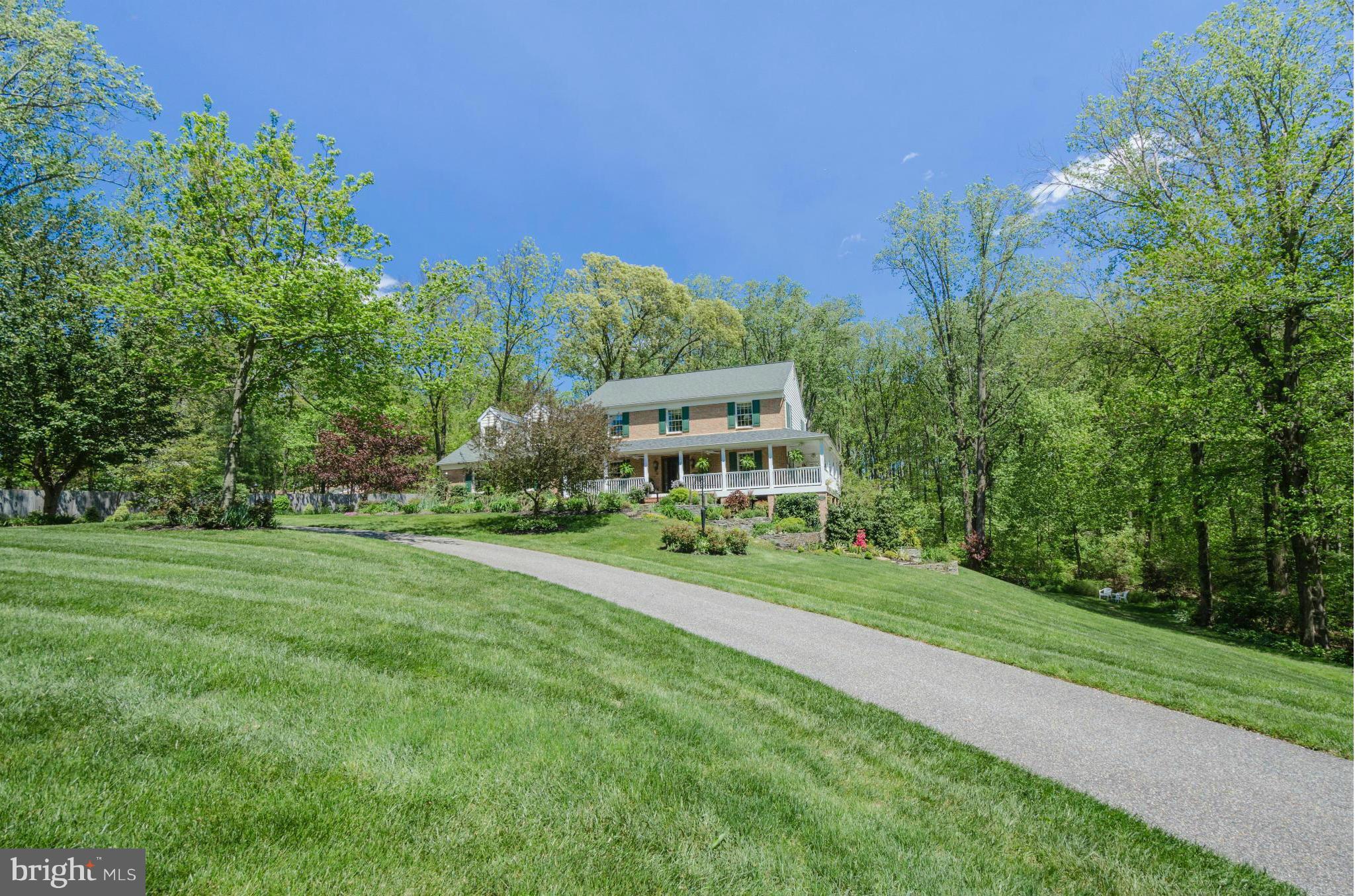 14507 Old York Road Phoenix, MD 21131 - Photo 2 of 30 Entry drive to private setting - 3.83 acres