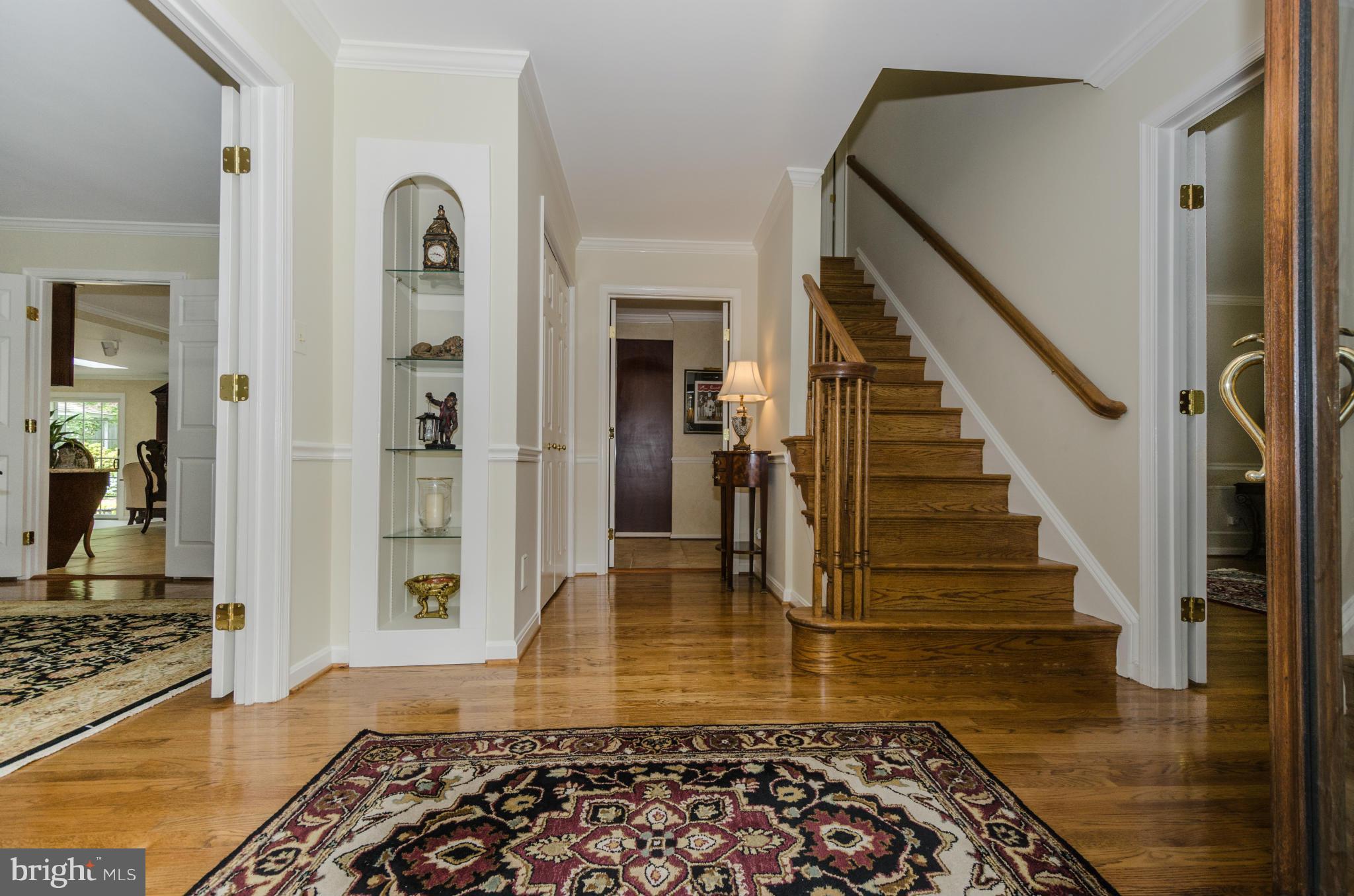 14507 Old York Road Phoenix, MD 21131 - Photo 5 of 30 Foyer w/display cabinet