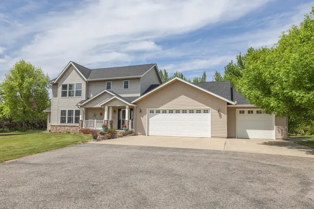 $589,900 | 3035 County Road 4 Southwest, Alexandria, MN 56308