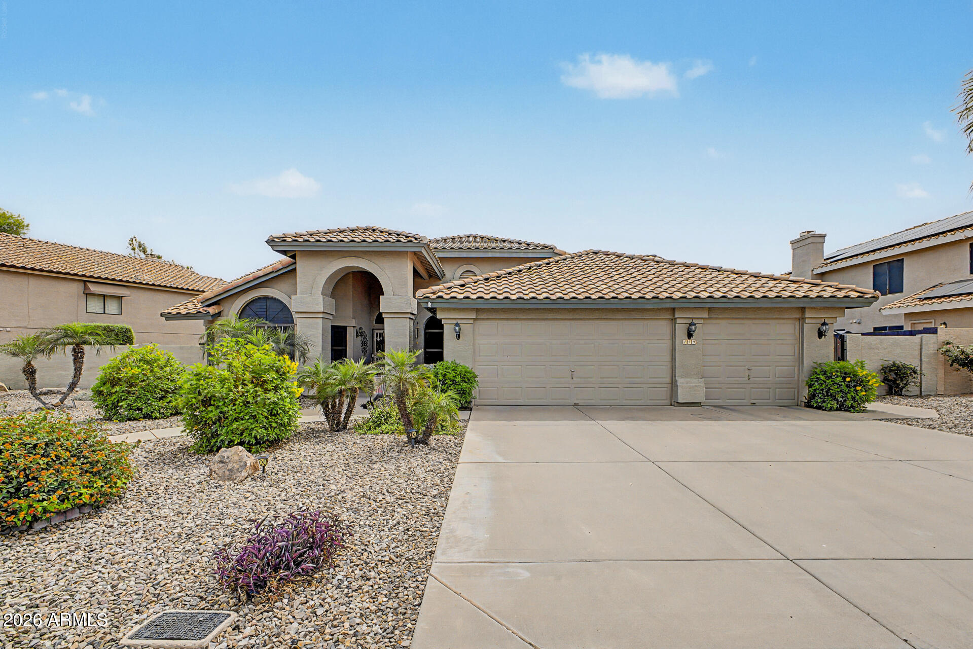 159 East Courtney Lane Tempe, AZ 85284 - Photo 1 of 32 01-Courtney
