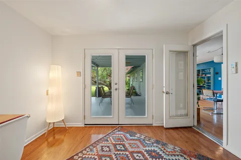 an empty room with window