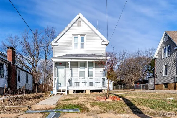 $129,900 | 2017 Switzer Avenue, St. Louis, MO 63136