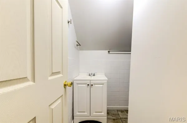 $129,900 | 2017 Switzer Avenue, St. Louis, MO 63136