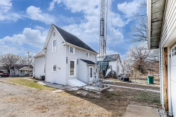 $129,900 | 2017 Switzer Avenue, St. Louis, MO 63136