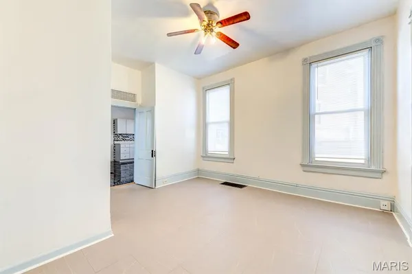 $129,900 | 2017 Switzer Avenue, St. Louis, MO 63136