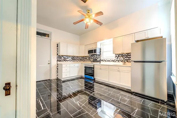 $129,900 | 2017 Switzer Avenue, St. Louis, MO 63136