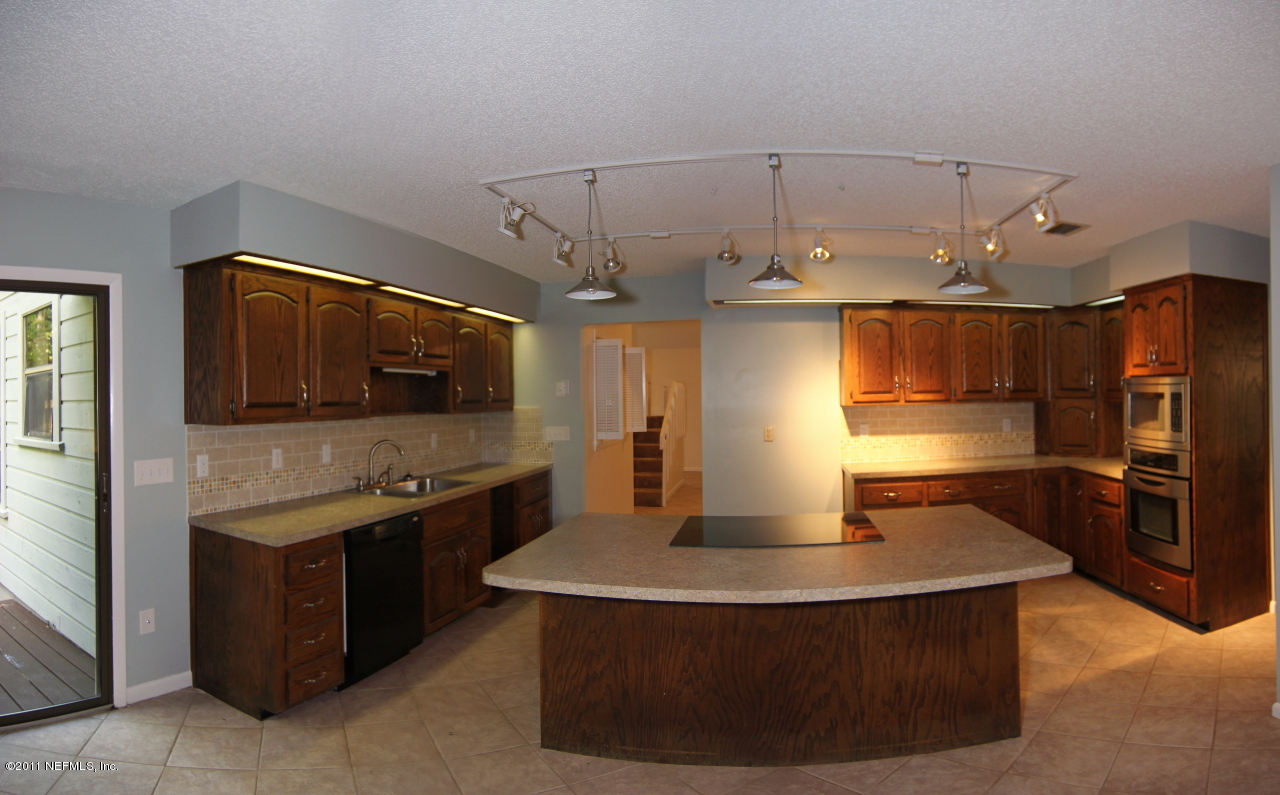 45002 Clemmons Road Callahan, FL 32011 - Photo 3 of 16 Large Kitchen