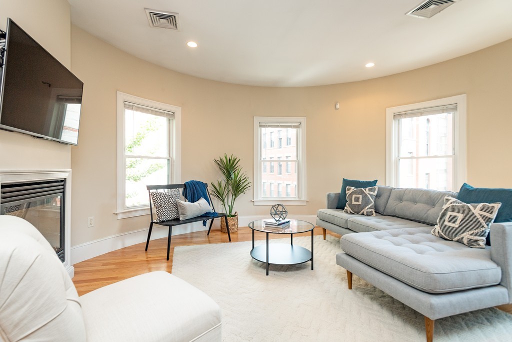 52 Warren Street, Unit 3 Boston, MA 02129 - Photo 1 of 14