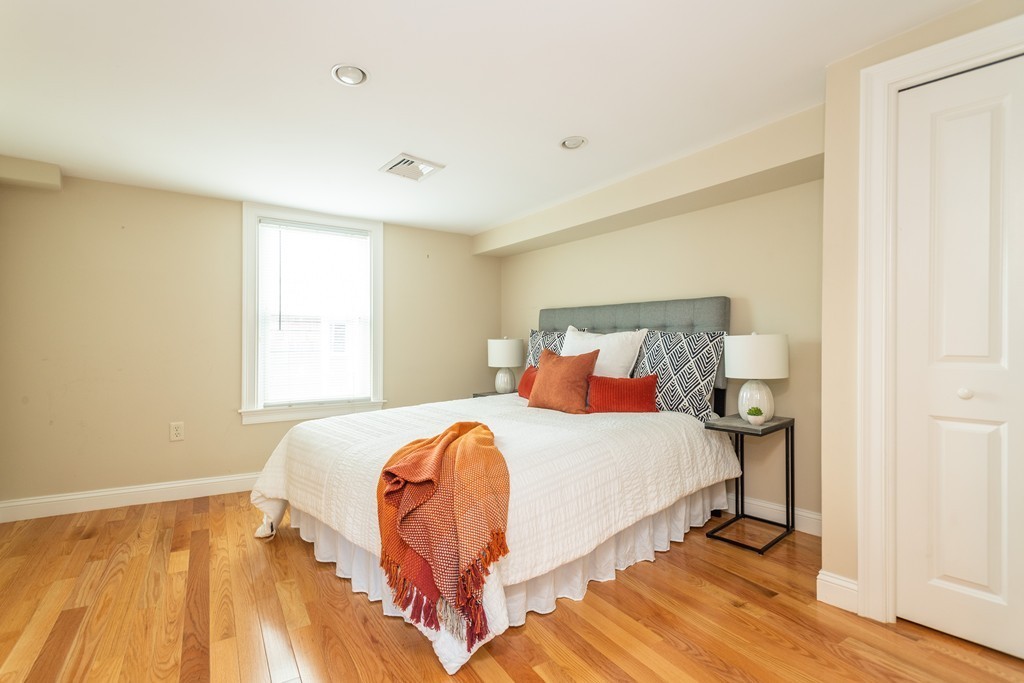 52 Warren Street, Unit 3 Boston, MA 02129 - Photo 7 of 14
