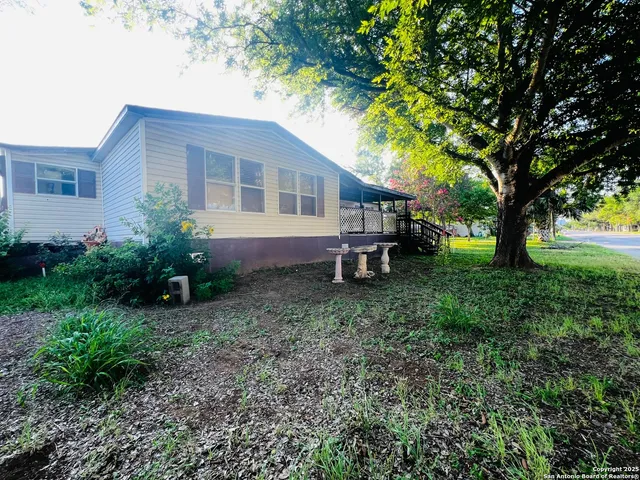 $210,000 | 475 4th Street, Poteet, TX 78065