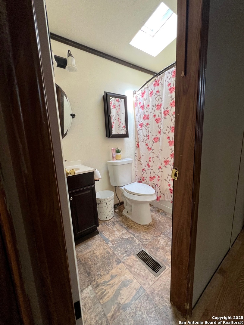 475 4th Street Poteet, TX 78065 - Photo 13 of 19