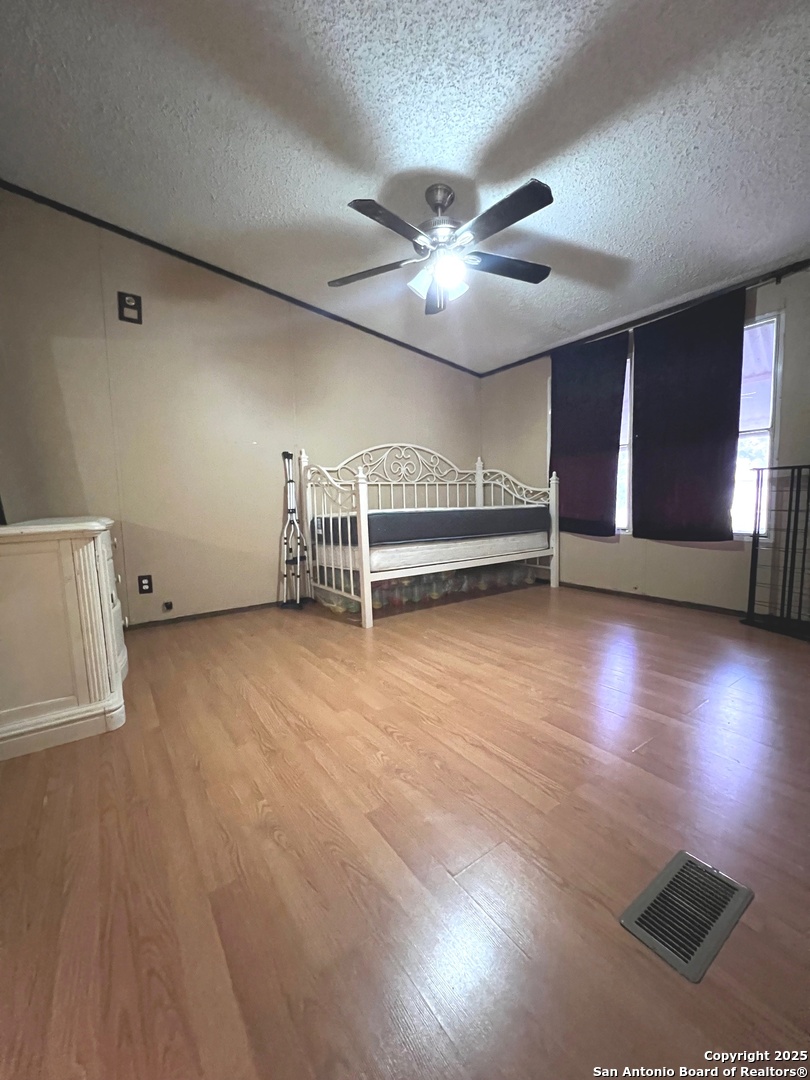 475 4th Street Poteet, TX 78065 - Photo 10 of 19