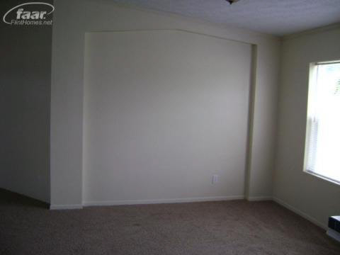 8319 Farrand Road Montrose, MI 48457 - Photo 3 of 10 20153211-2.JPG