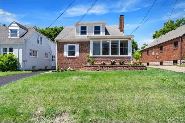 $299,900 | 53 South Laclede Station Road, St. Louis, MO 63119