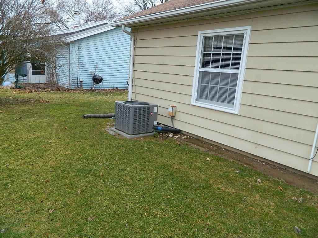 1607 Villa Road Springfield, OH 45503 - Photo 4 of 35