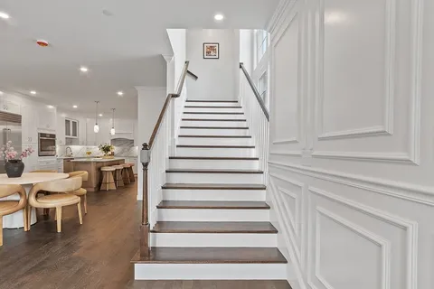 $1,100,000 | 206 West Main Street, Unit 2, Georgetown, MA 01833