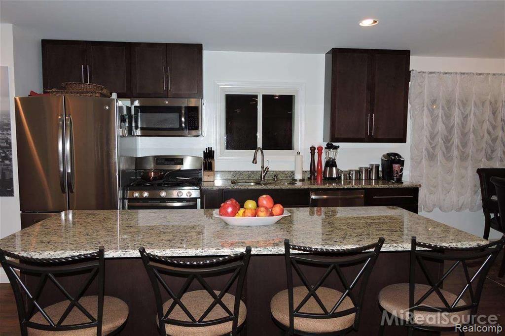 37178 Kelly Road Clinton Township, MI 48036 - Photo 2 of 24 2.JPG
