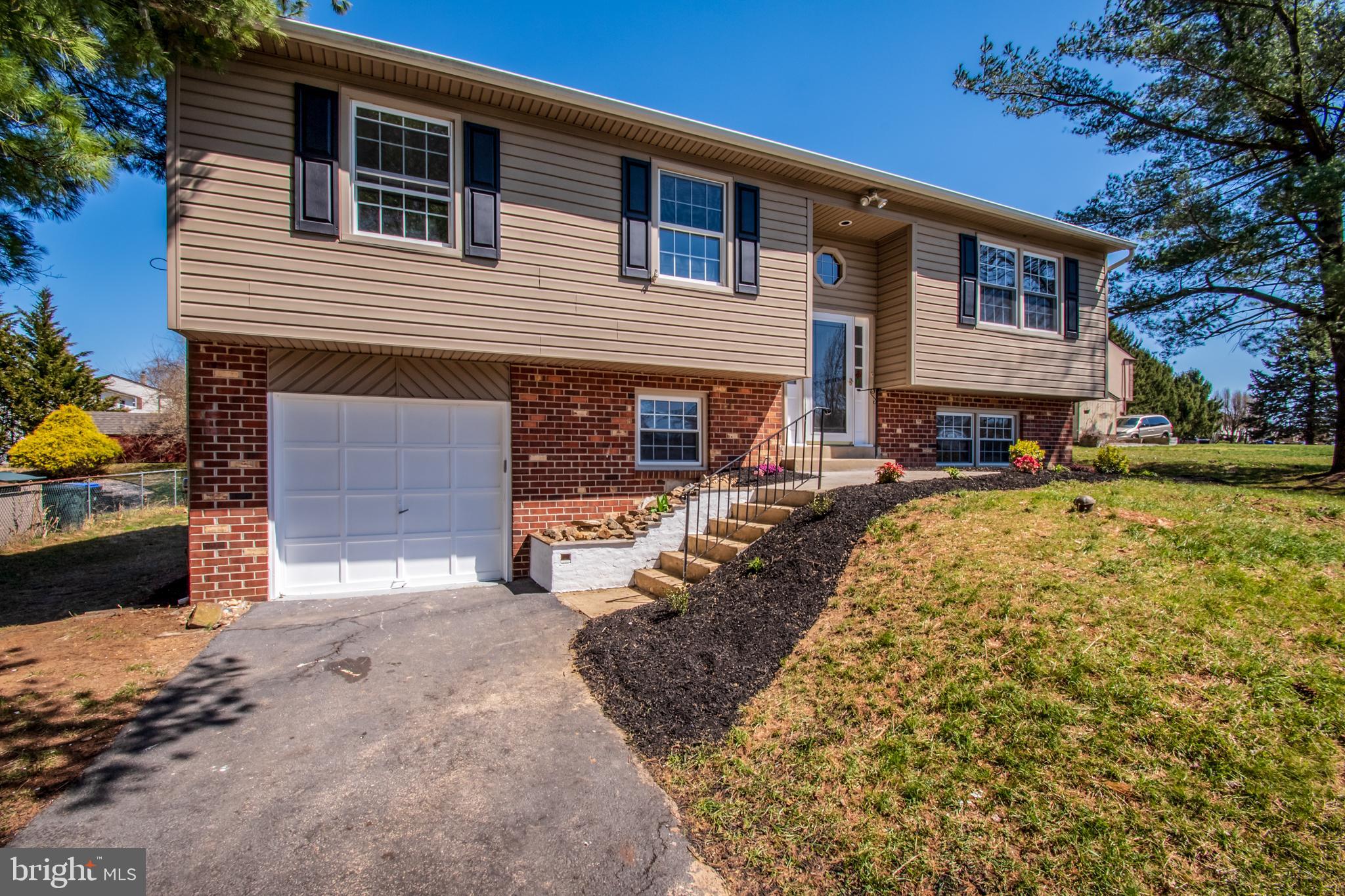 102 Woodstream Road Boothwyn, PA 19061 - Photo 1 of 40 Gallery Image 1