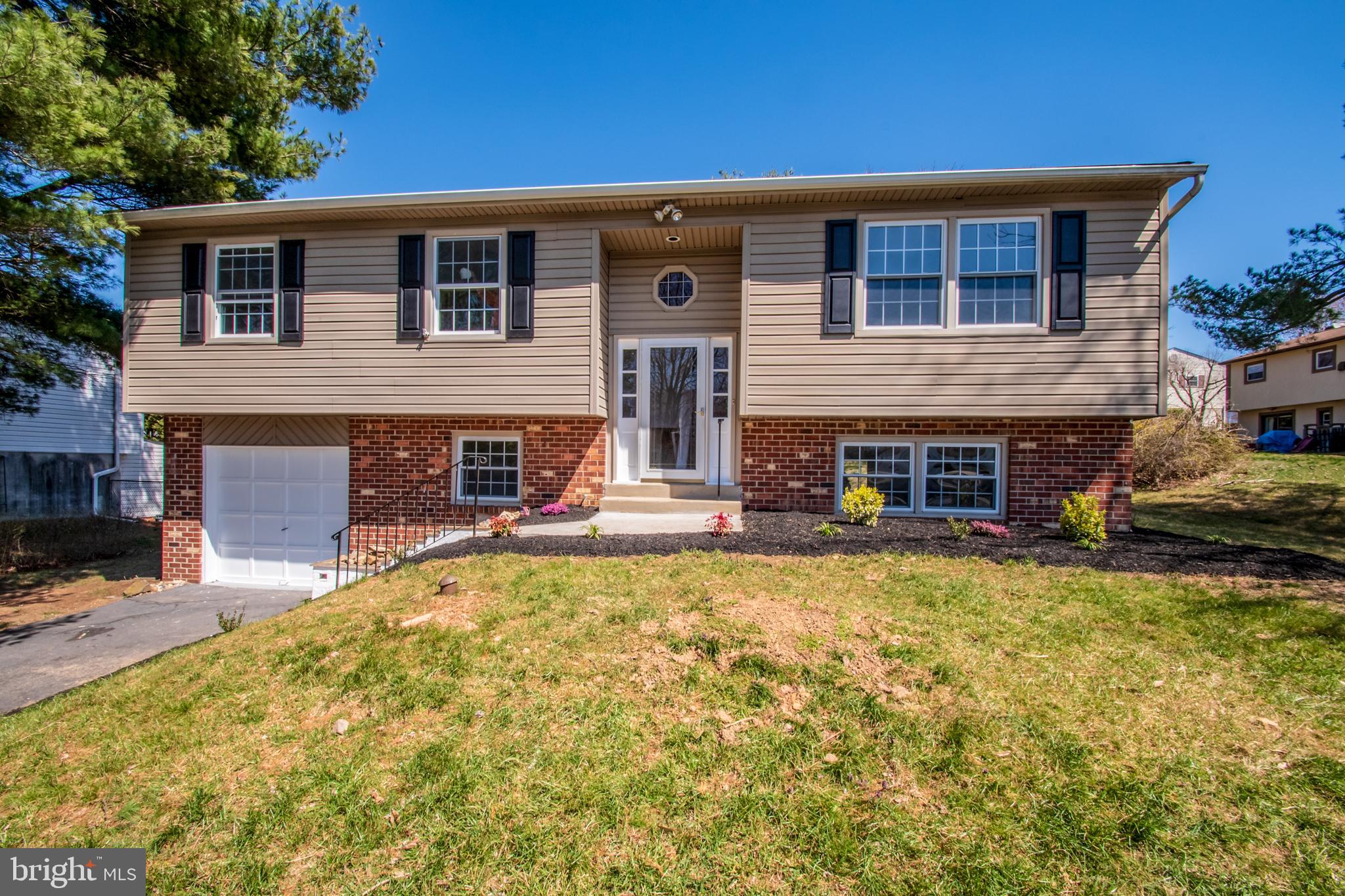 102 Woodstream Road Boothwyn, PA 19061 - Photo 2 of 40 Gallery Image 2