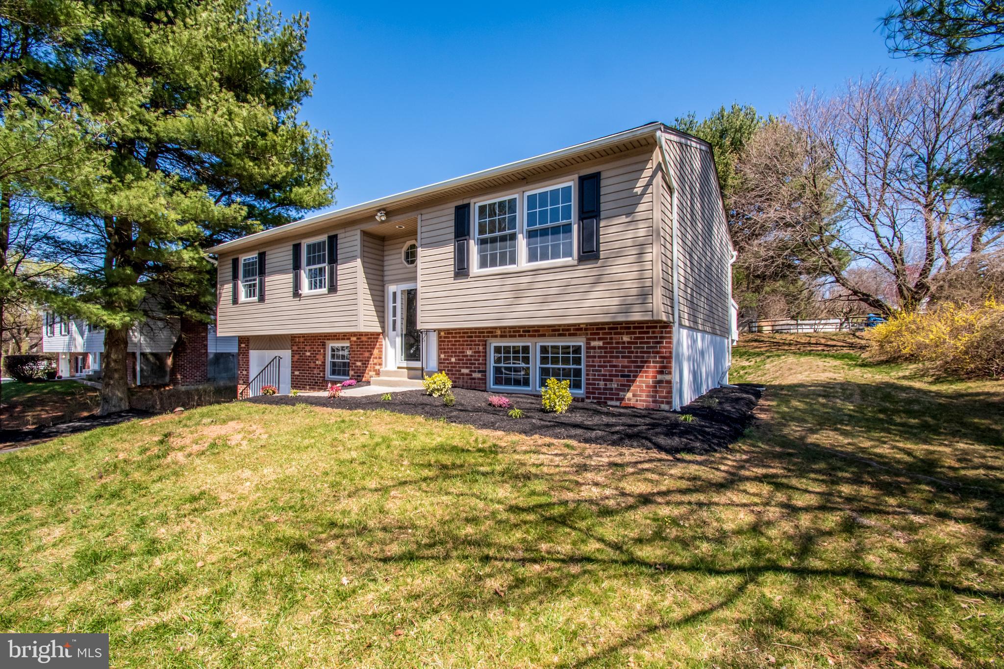 102 Woodstream Road Boothwyn, PA 19061 - Photo 3 of 40 Gallery Image 3