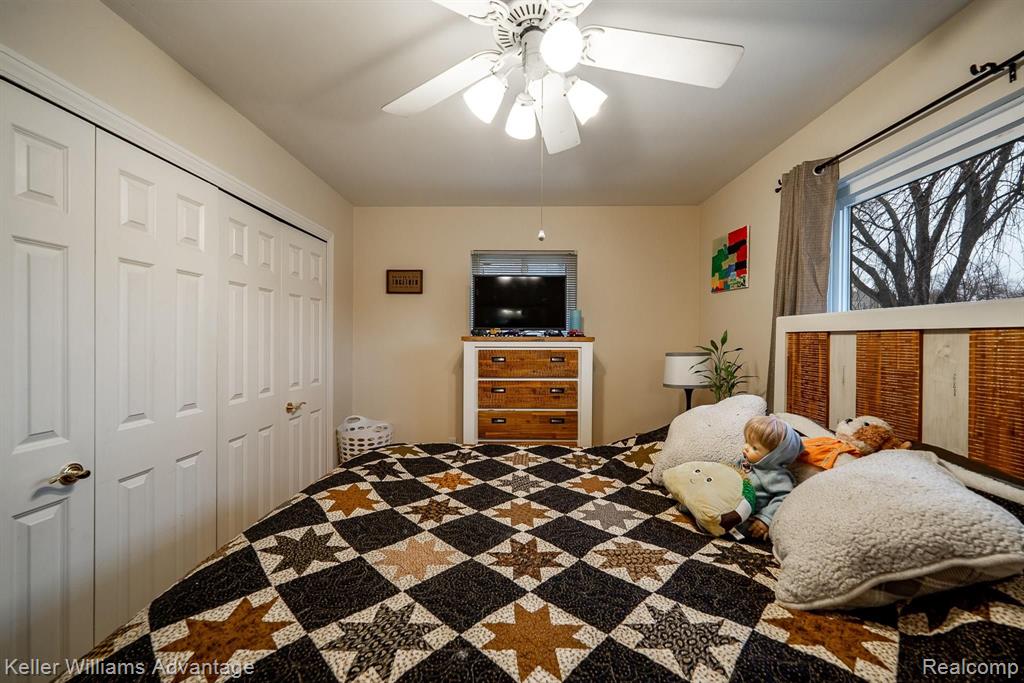945 Barrington Road Grosse Pointe Park, MI 48230 - Photo 19 of 41