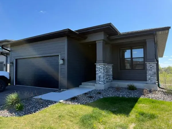 $3,932 | 10503 Robinwood Road, Chaska, MN 55318
